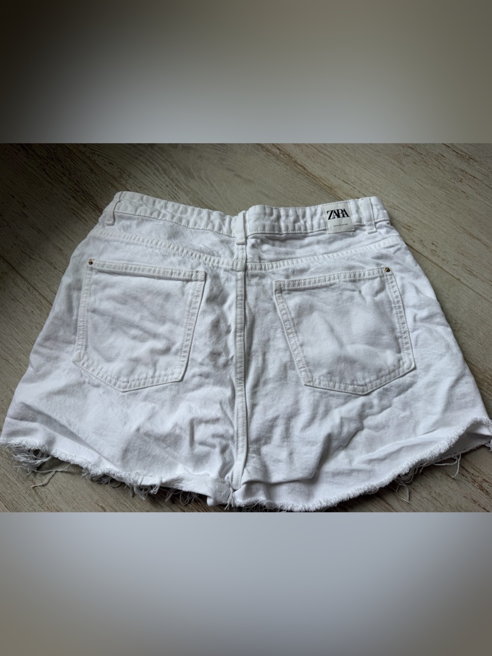 Zara White Denim Frayed Skort with Gold Buttons - Picture 4 of 7